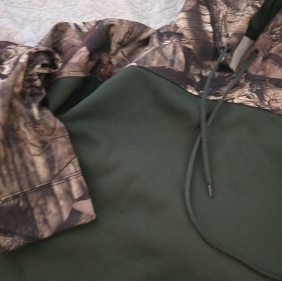 Camo and Green Hoodie - Large - Picture 6 of 7